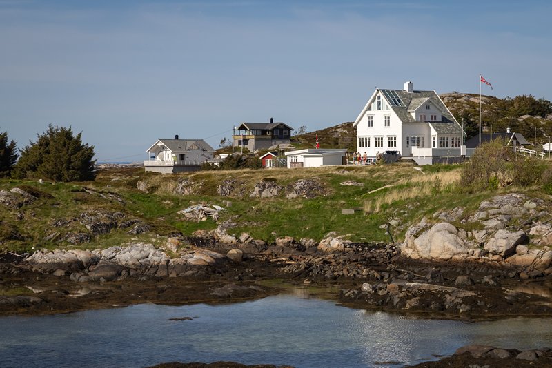 Overnatting Frøya på Trøndelagskysten, bilfri sjarmerende øy